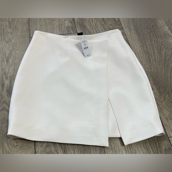 🤍 NWT White House Black Market Cream Pencil Skirt – Size 2  🤍 - Picture 2 of 11